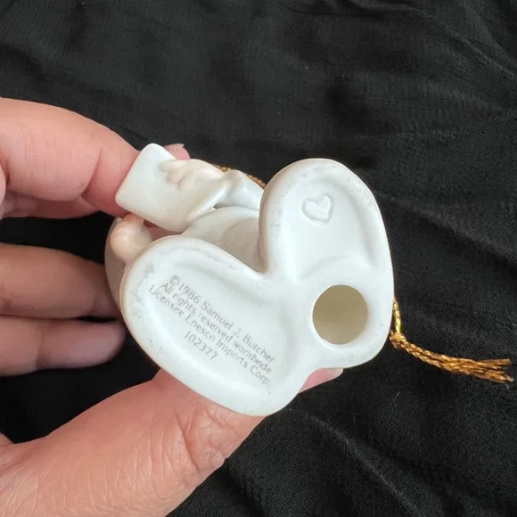 1986 Precious Moments Trust and Obey ~ Police Officer Ornament #102377 Retired - Picture 4 of 5